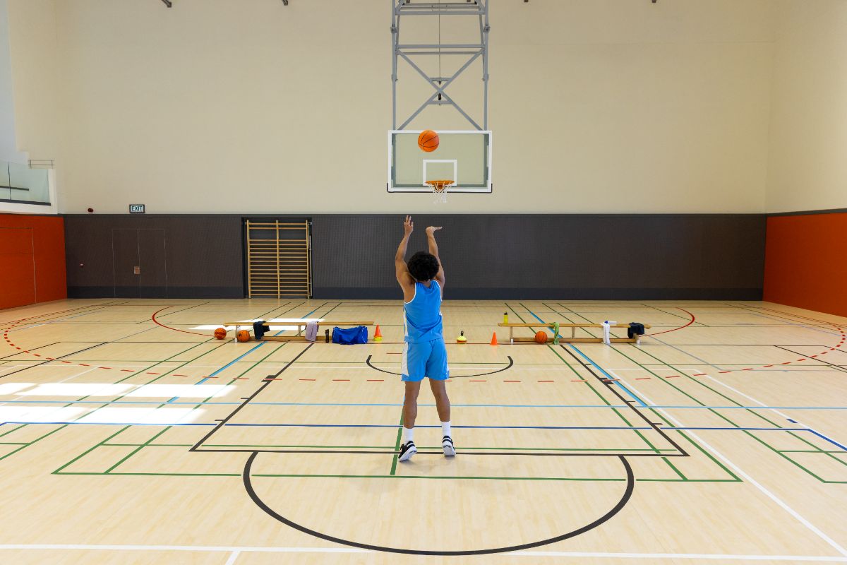 Showing how acoustic panels can be used in auditoriums and gymnasiums